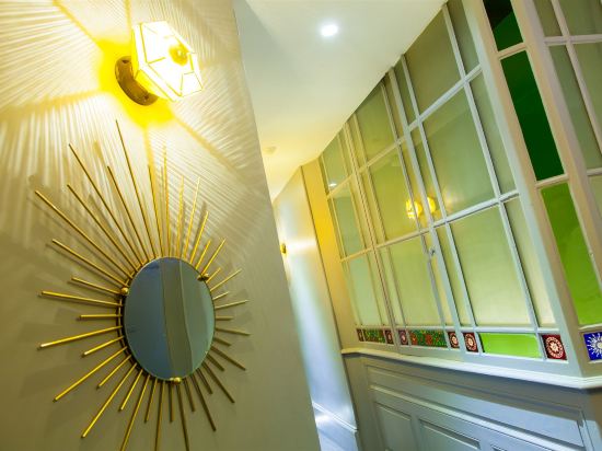 Фото Hôtel Le Lion