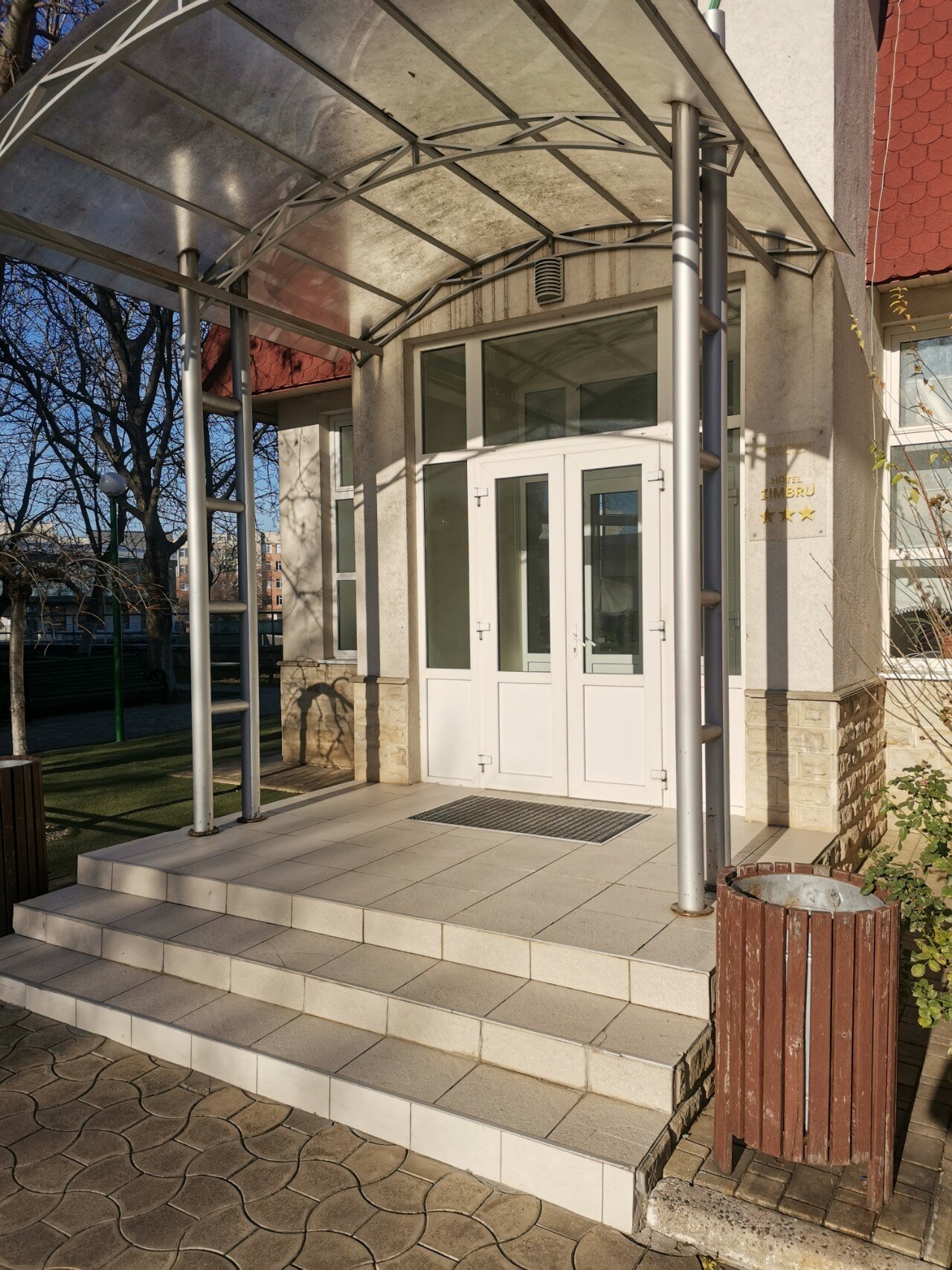 Фото отеля 2