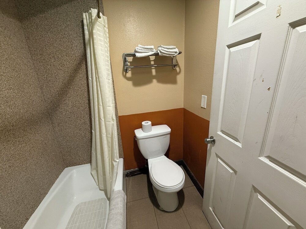 Фото Rocky Inn