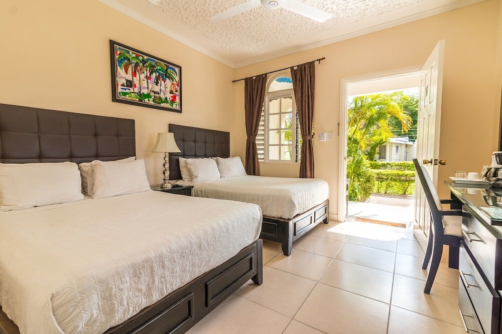 Фото Travellers Beach Resort