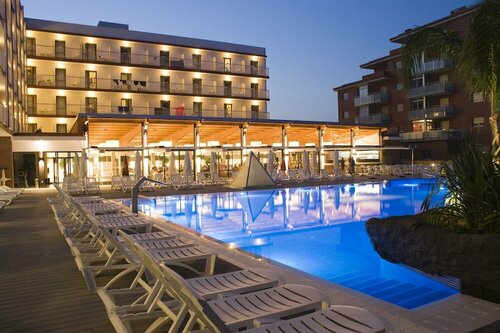 Внешний вид отеля Hotel Papi в Мальграт-де-Маре, фото 1