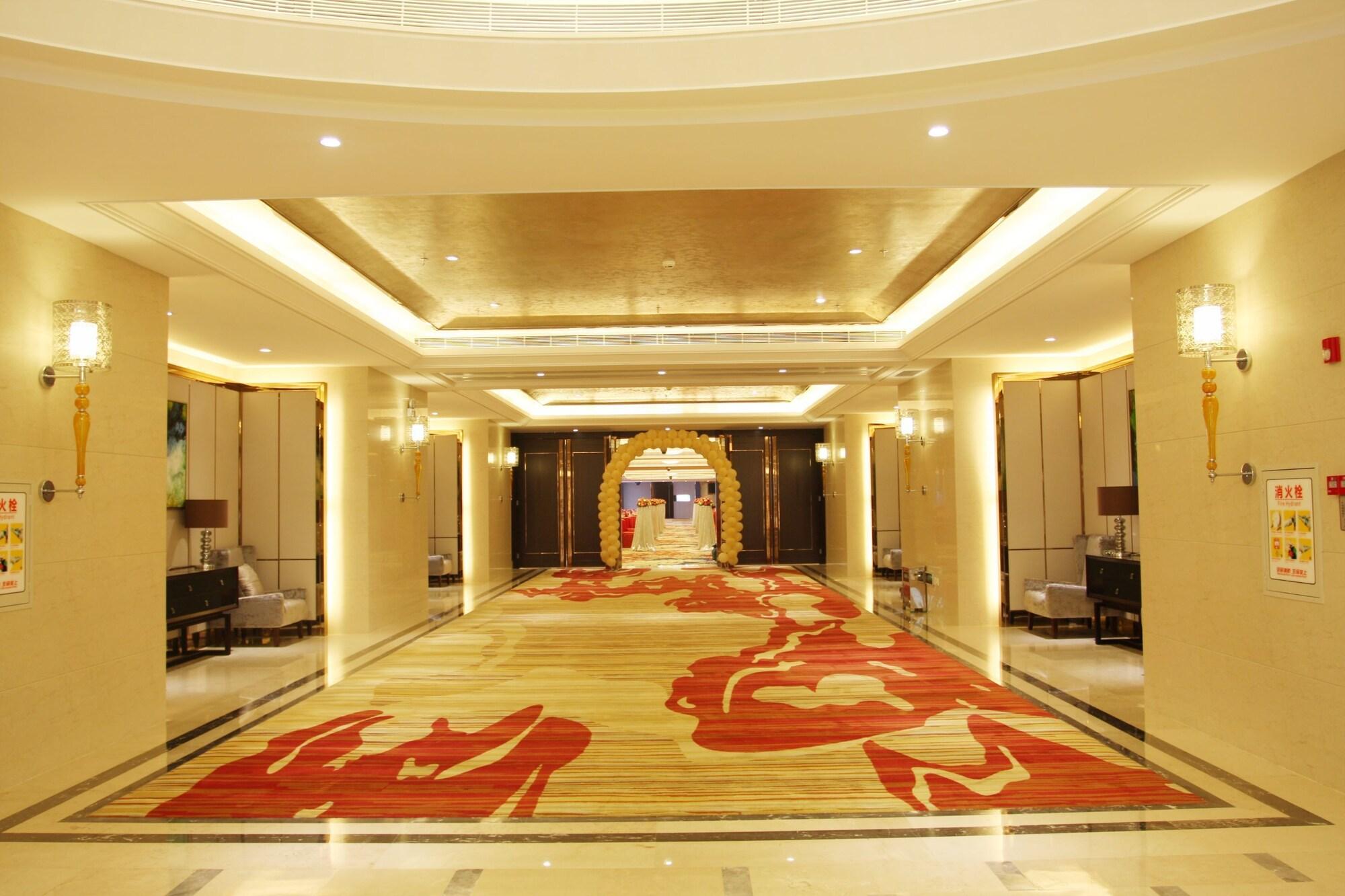 Фото Winnerway Hotel
