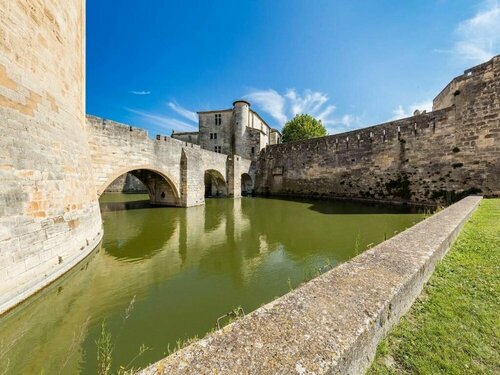 Гостиница Noemys Aigues Mortes в Ниме