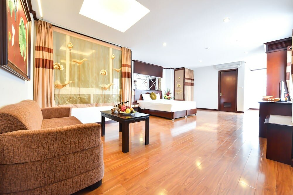 Фото May De Ville Old Quarter II Hotel