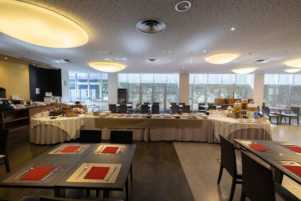 Фото Hotel Ciudad de Ponferrada