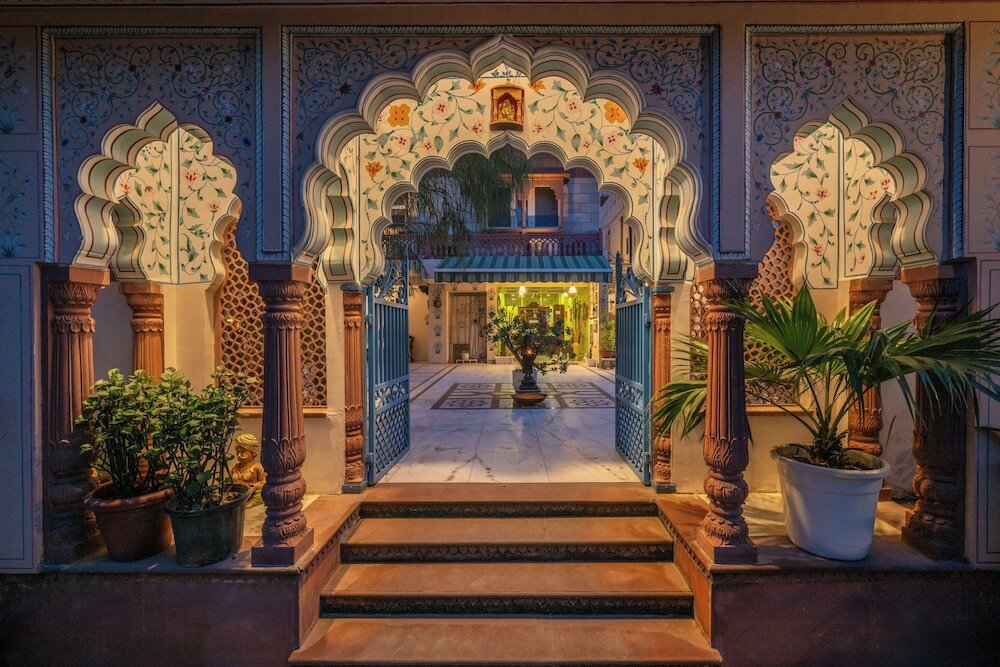 Фото Suryaa Villa - A City Centre Hotel