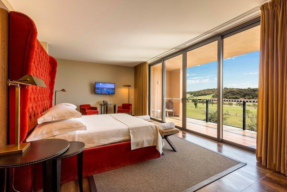 Фото Nau Morgado Golf & Country Club