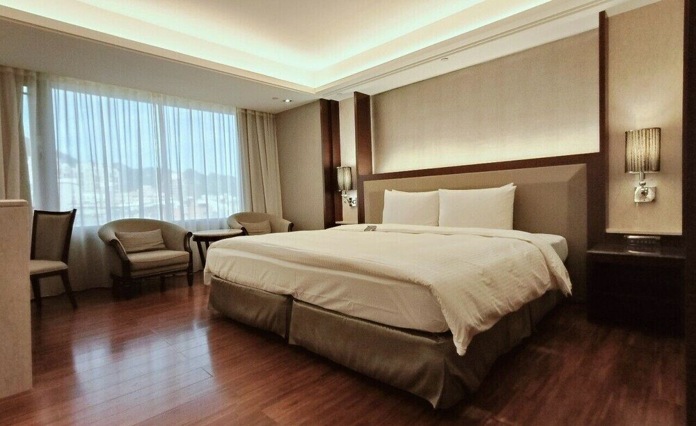 Фото S Aura Hotel