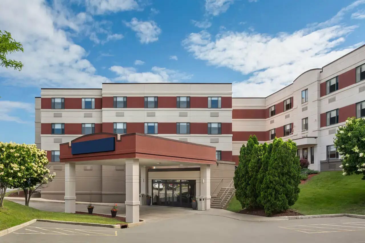 Фото Four Points by Sheraton Milwaukee Airport