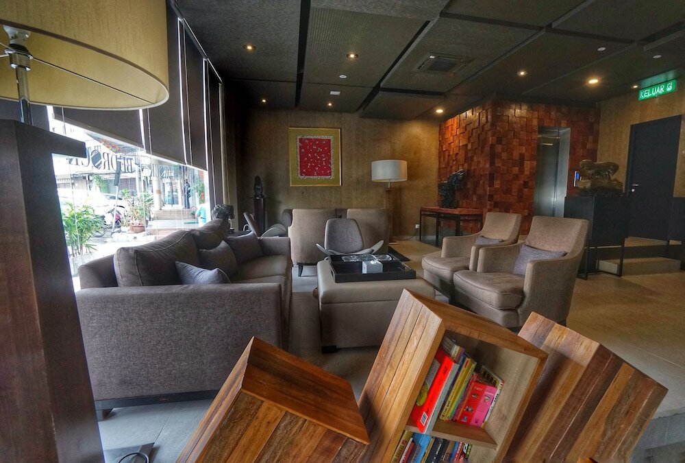 Фото Bedrock Hotel