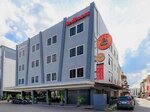 RedDoorz Plus near Ferry Terminal Batam Center