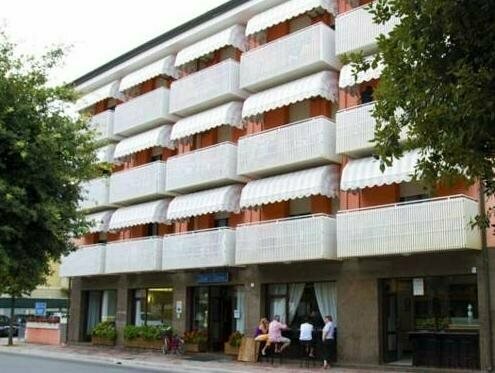 Гостиница Hotel Desiree в Линьяно-Саббьядоро