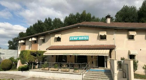 Гостиница Symp'hotel в Ла-Туре-дю-Пене