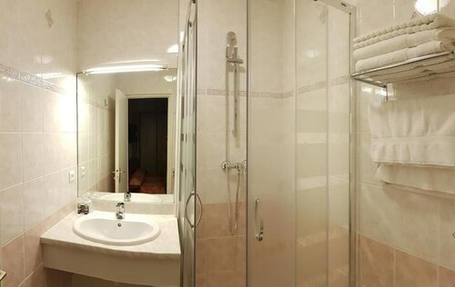 Гостиница Hotel De La Paix в Олороне-Сенте-Мари