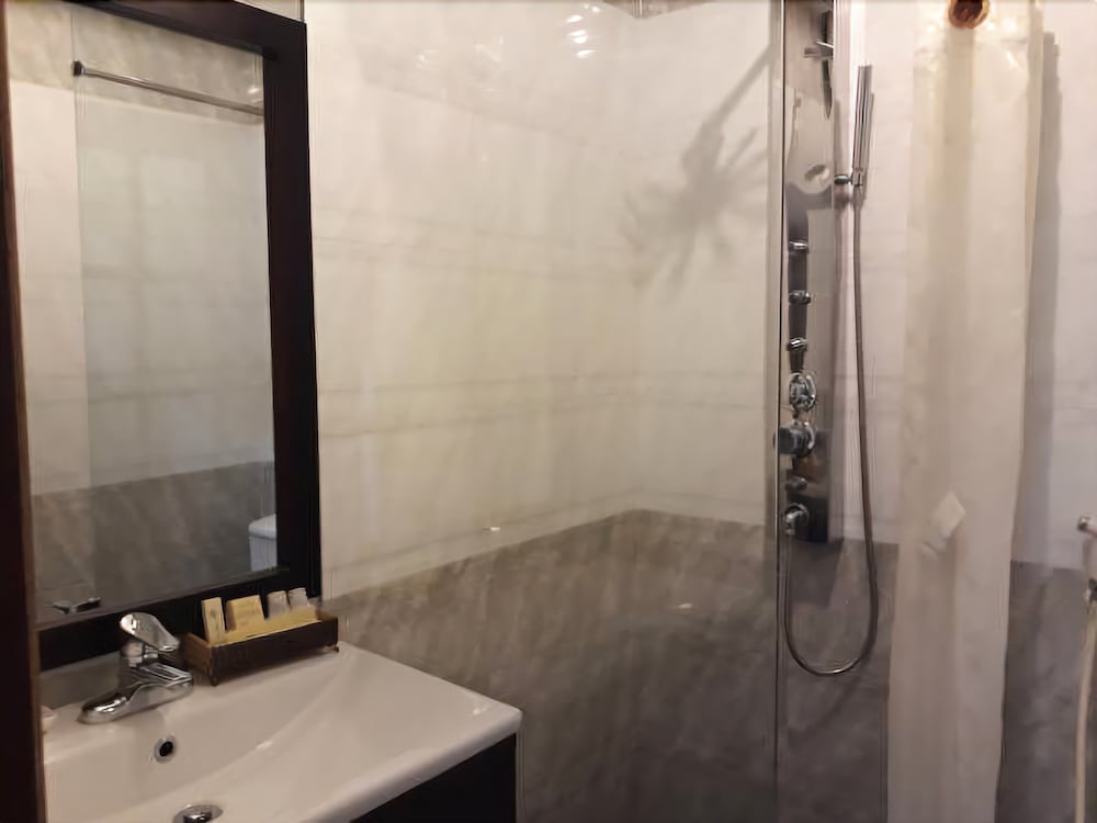 Фото Hoi An Nhi Nhi Hotel