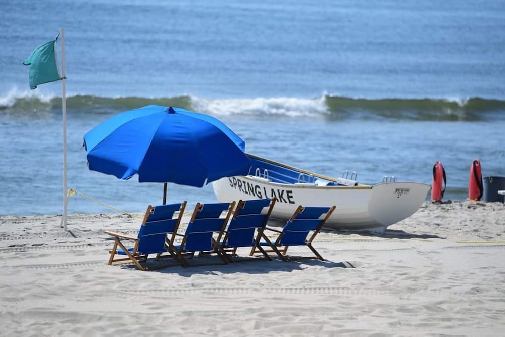 Фото Chateau Inn and Suites