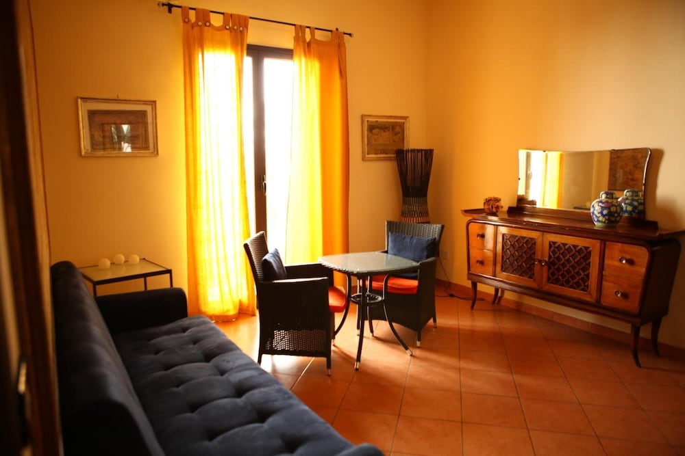 Фото Art Lincoln Palermo