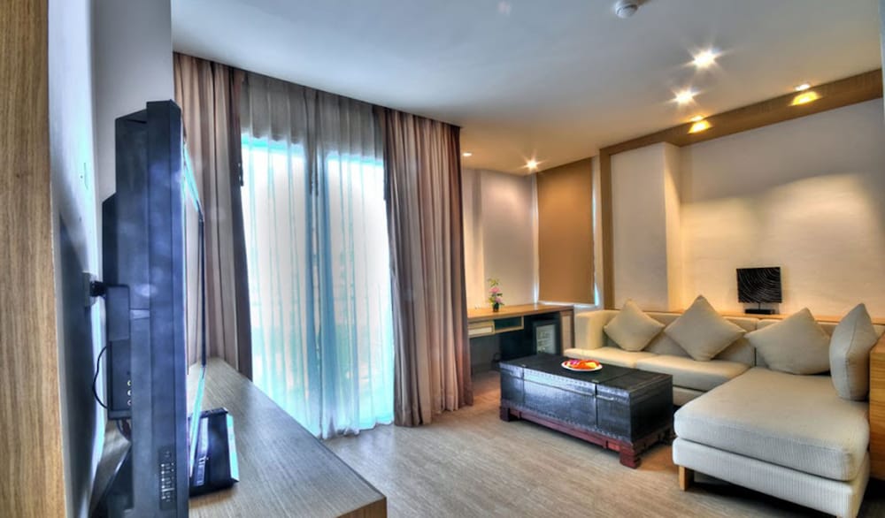 Фото Ashlee Plaza Patong Hotel & Spa