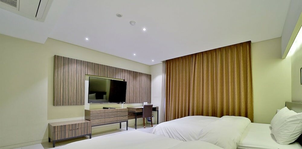 Фото Golden Hotel Incheon