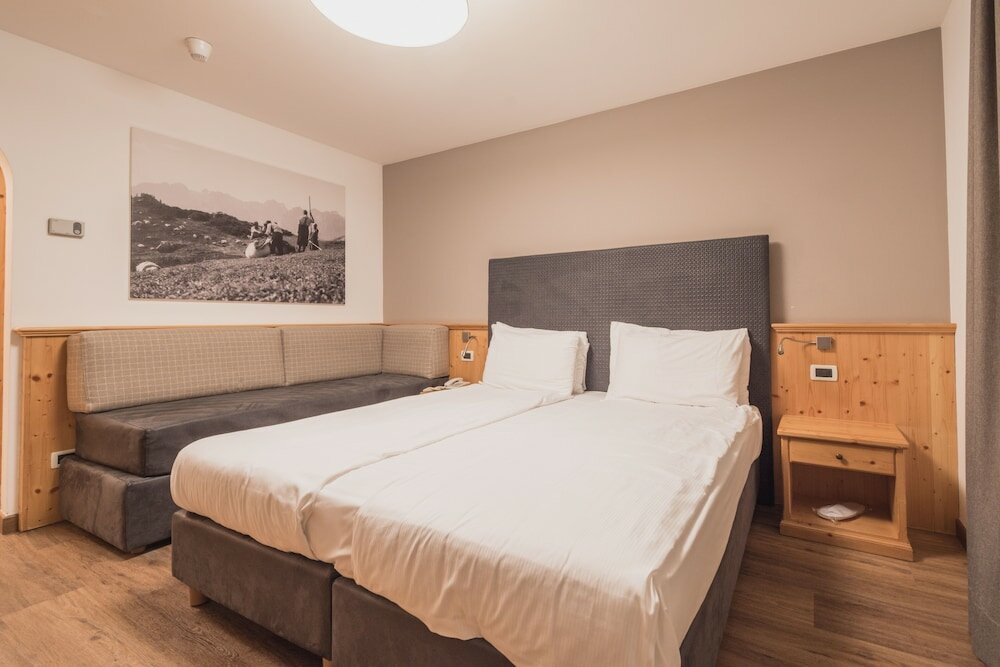 Фото X Alp Hotel