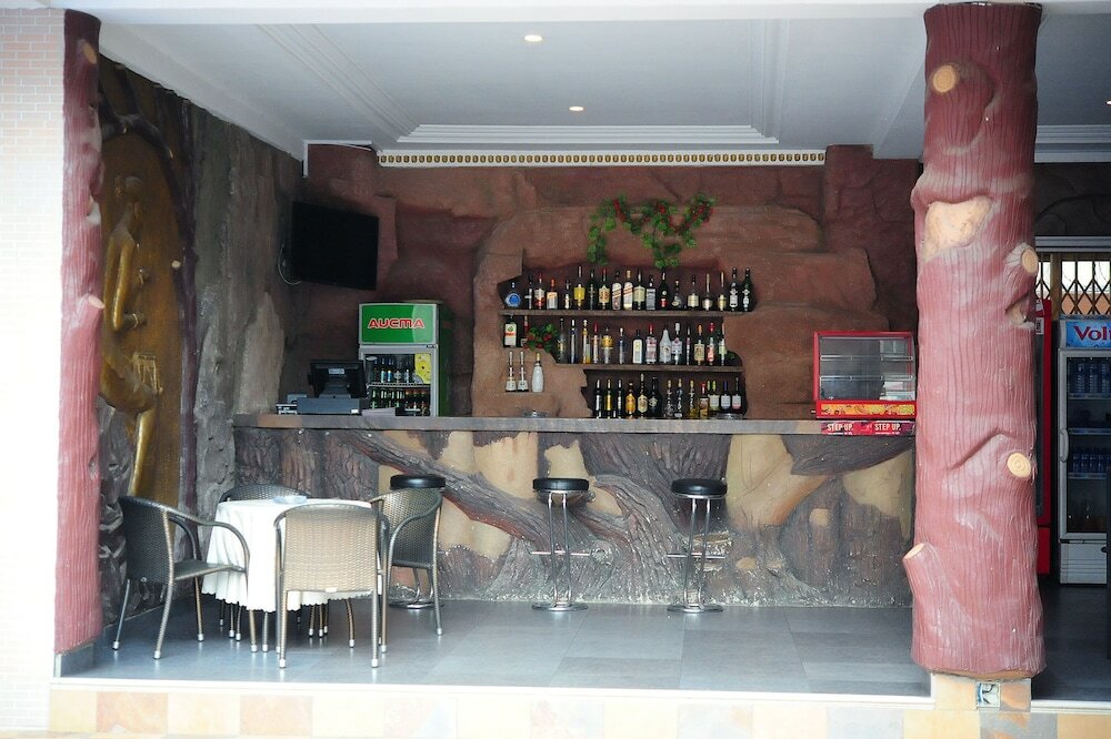 Фото Tomreik Hotel