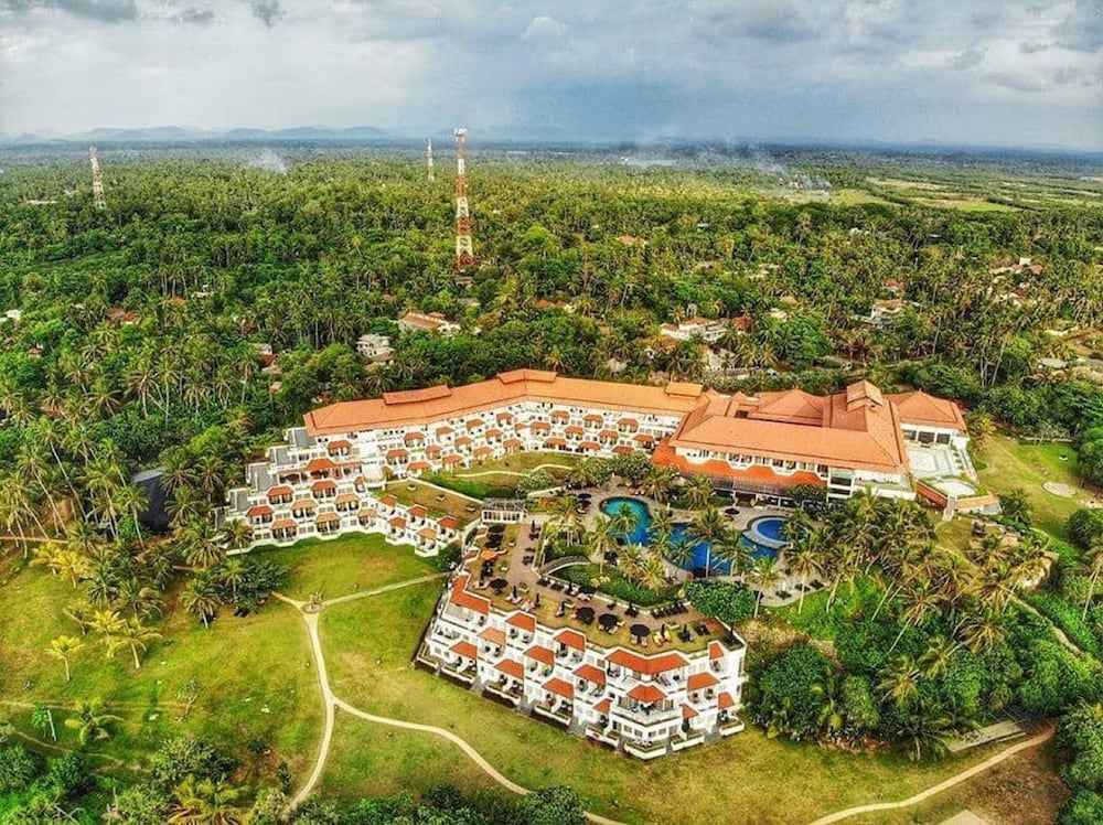 Фото Taj Bentota Resort & SPA