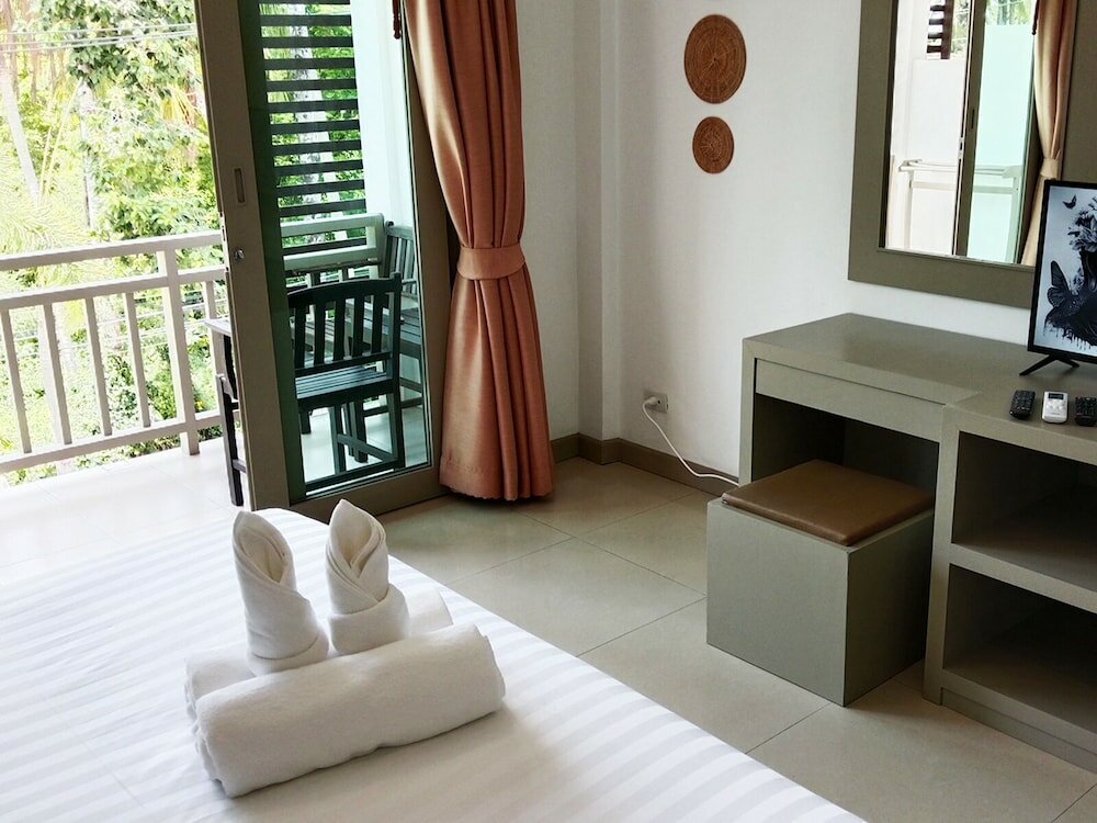 Фото Ampha Place Hotel