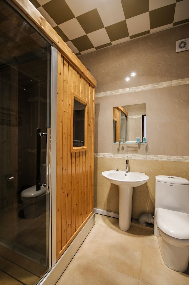 Фото London Palace Tbilisi