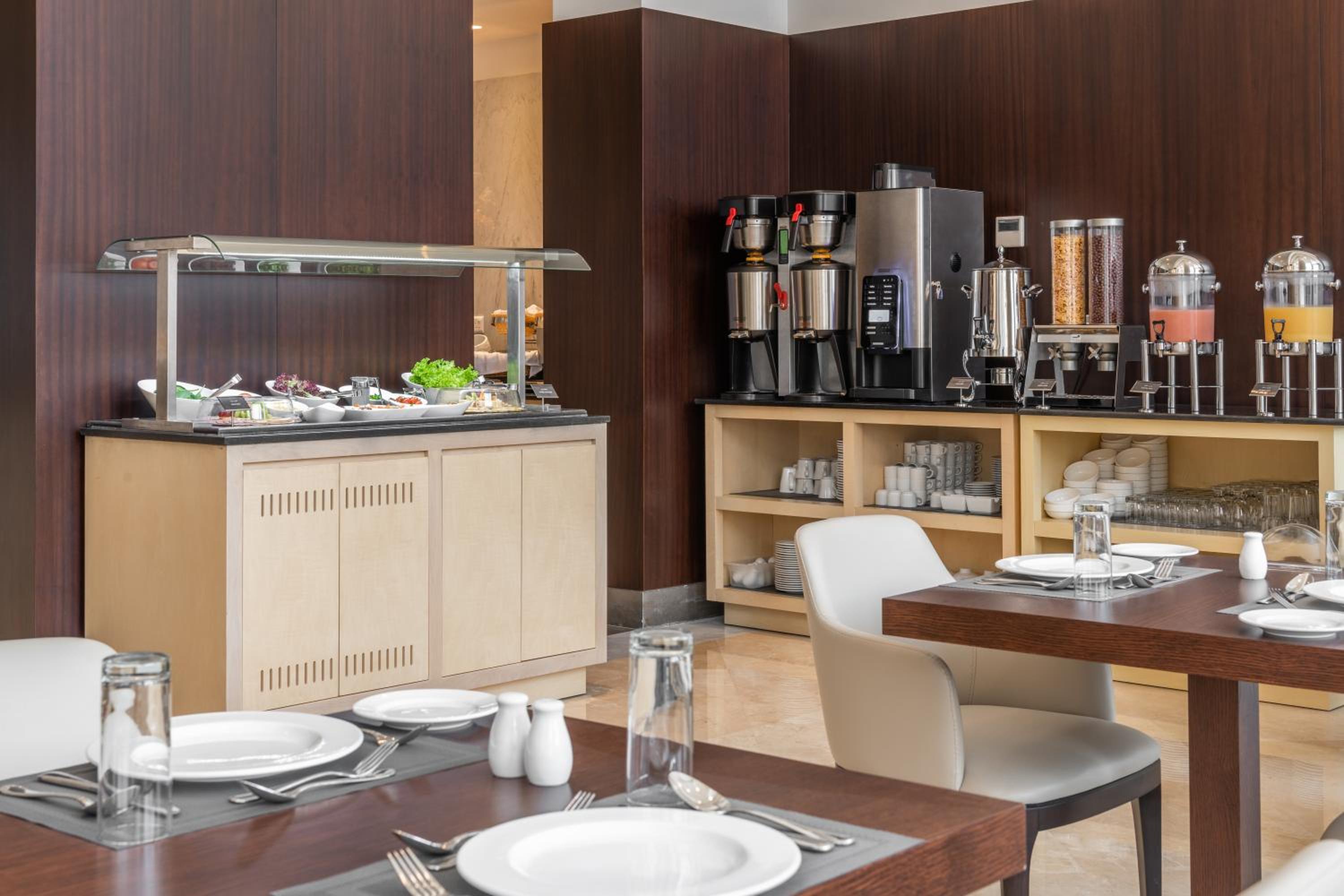 Фото Qamar Hotel Jeddah