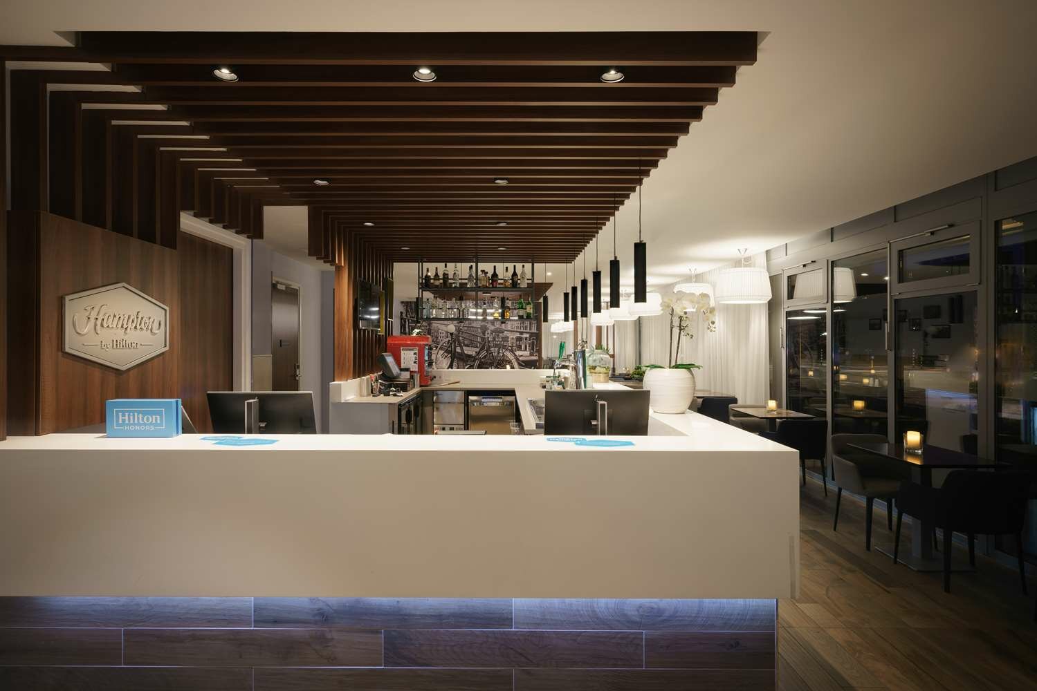 Фото Hampton by Hilton Amsterdam Centre East