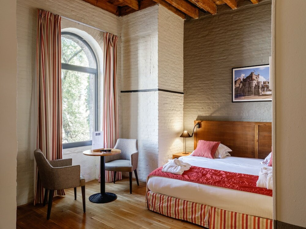 Фото Ghent River Hotel