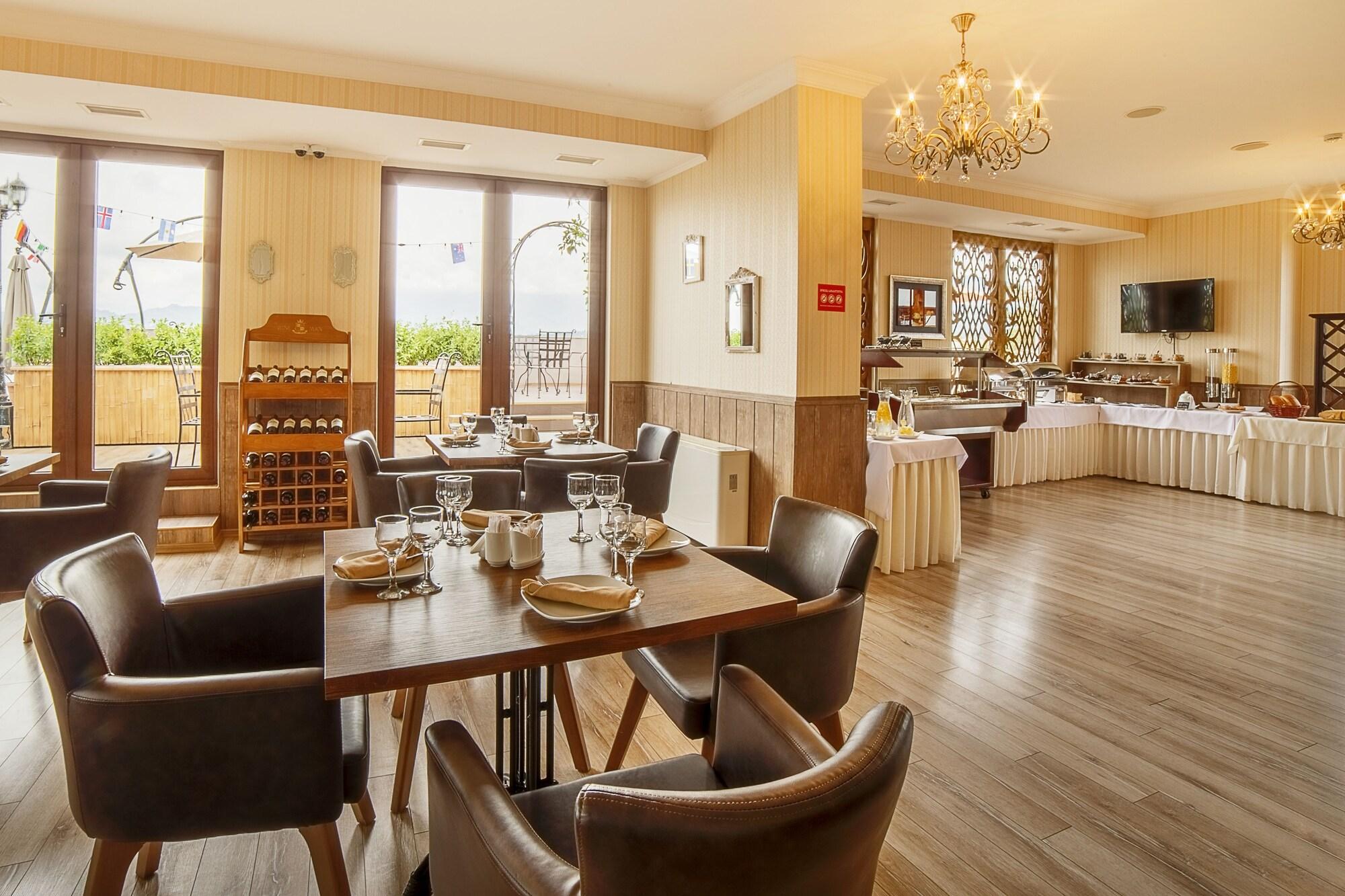 Фото The Admiral Hotel