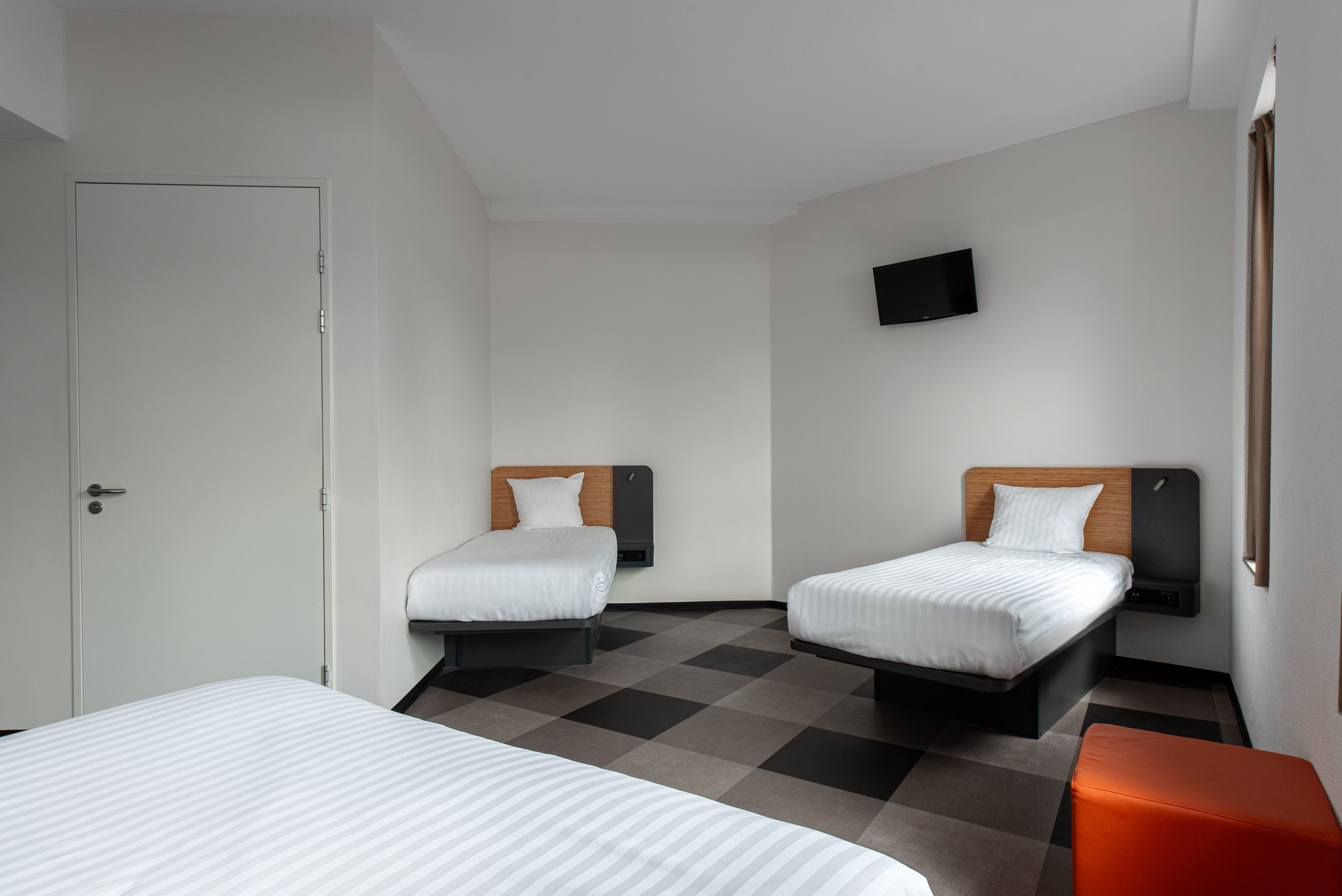 Фото EasyHotel Amsterdam Arena Boulevard