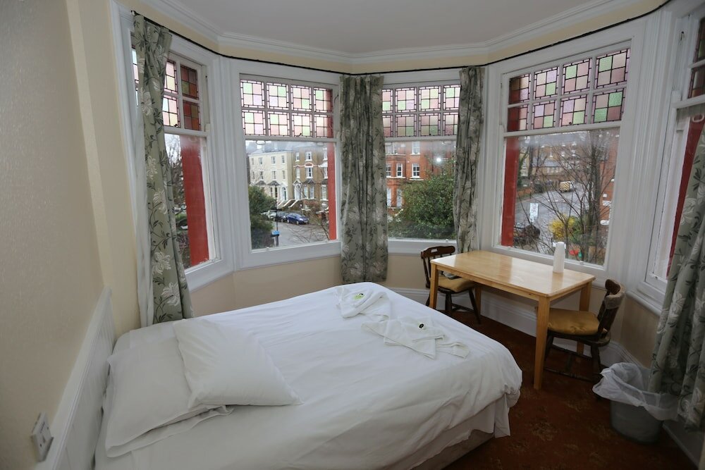 Фото Charlies Hotel