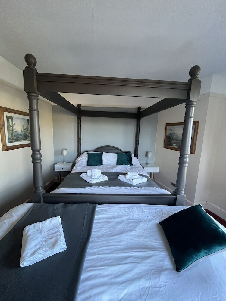 Фото The Castle Hotel