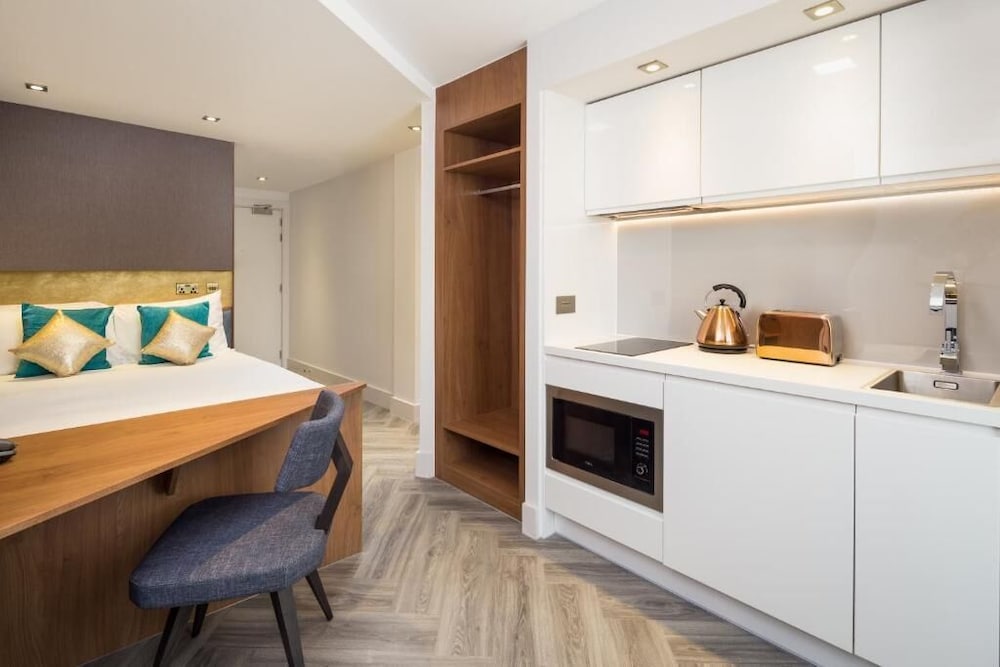 Фото Roomzzz London Stratford