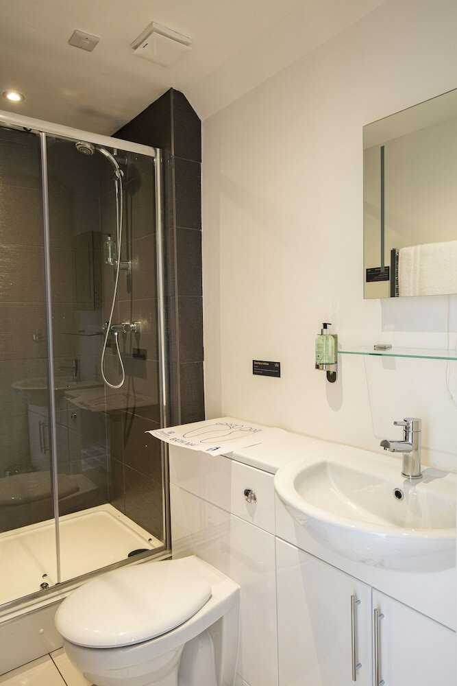 Фото Crown Court Hotel & Bar