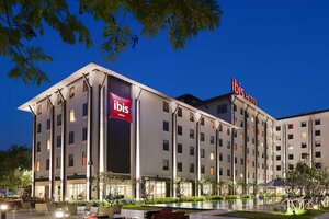 Гостиница Ibis Bangkok Riverside