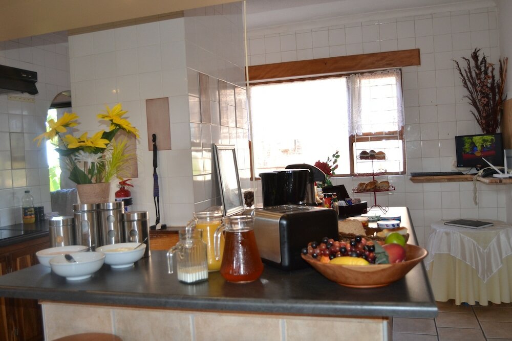 Фото Dolphin View Guesthouse