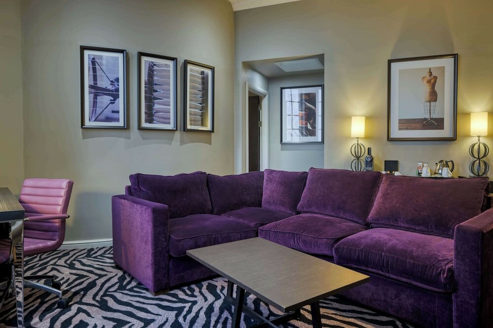 Фото DoubleTree by Hilton Edinburgh City Centre