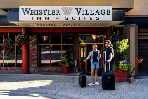 Внешний вид отеля Whistler Village Inn And Suites в Муниципалитете курорте Уистлере, фото 2