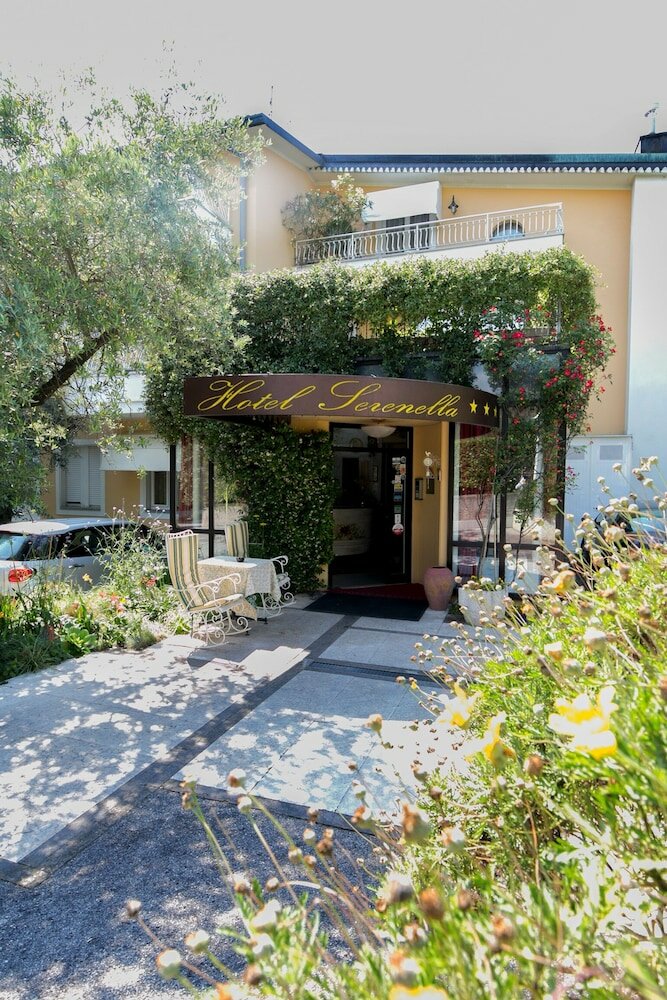 Фото Hotel Serenella
