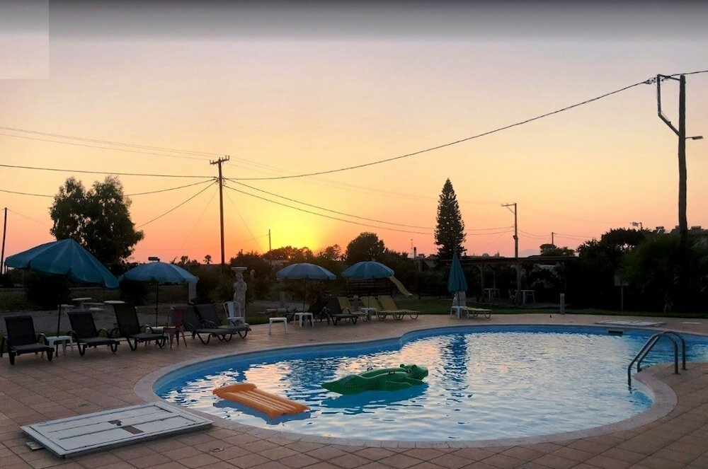 Фото отеля 2