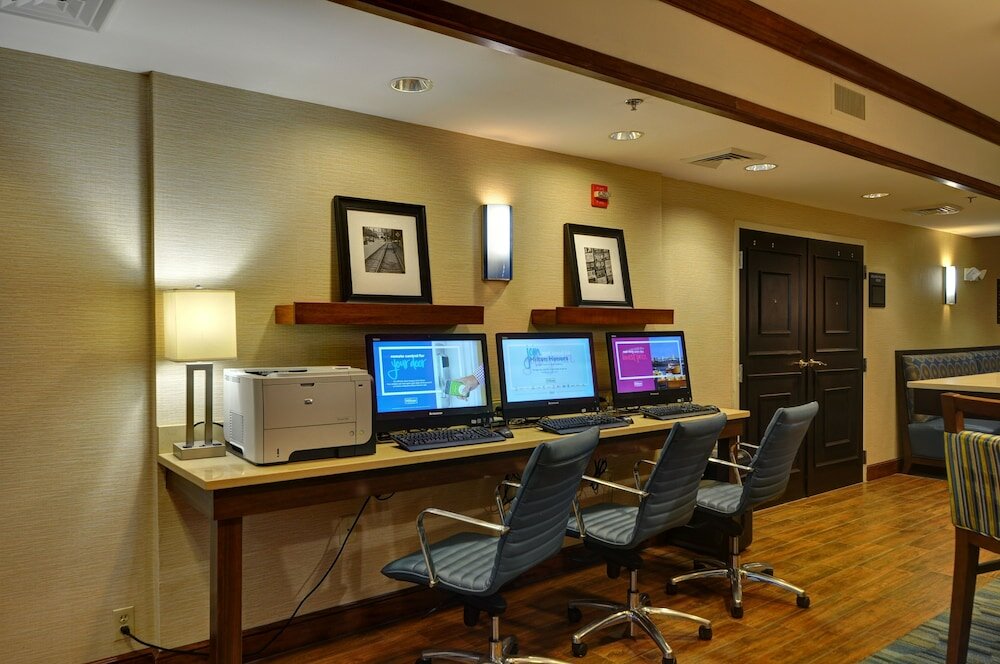 Фото Hampton Inn Franklin/Milford