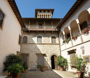 Castello Vicchiomaggio (Tuscany, province of Florence, Via Vicchiomaggio, 4), hotel