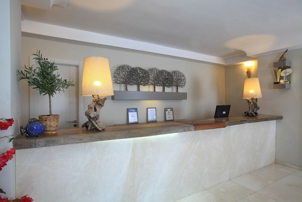 Фото Zeytinada Hotel