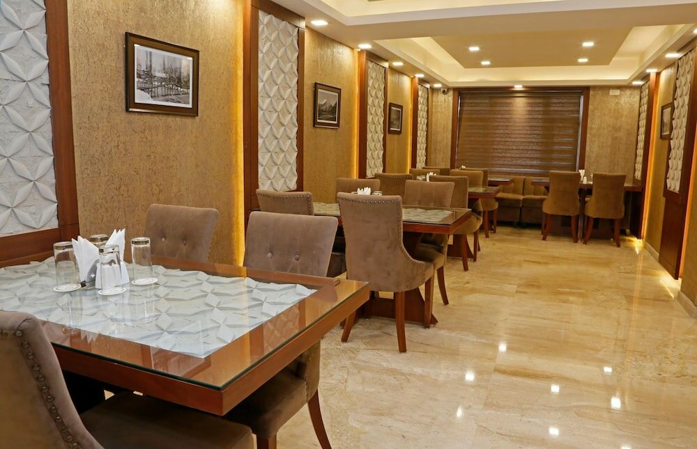 Фото Clarks Inn Srinagar