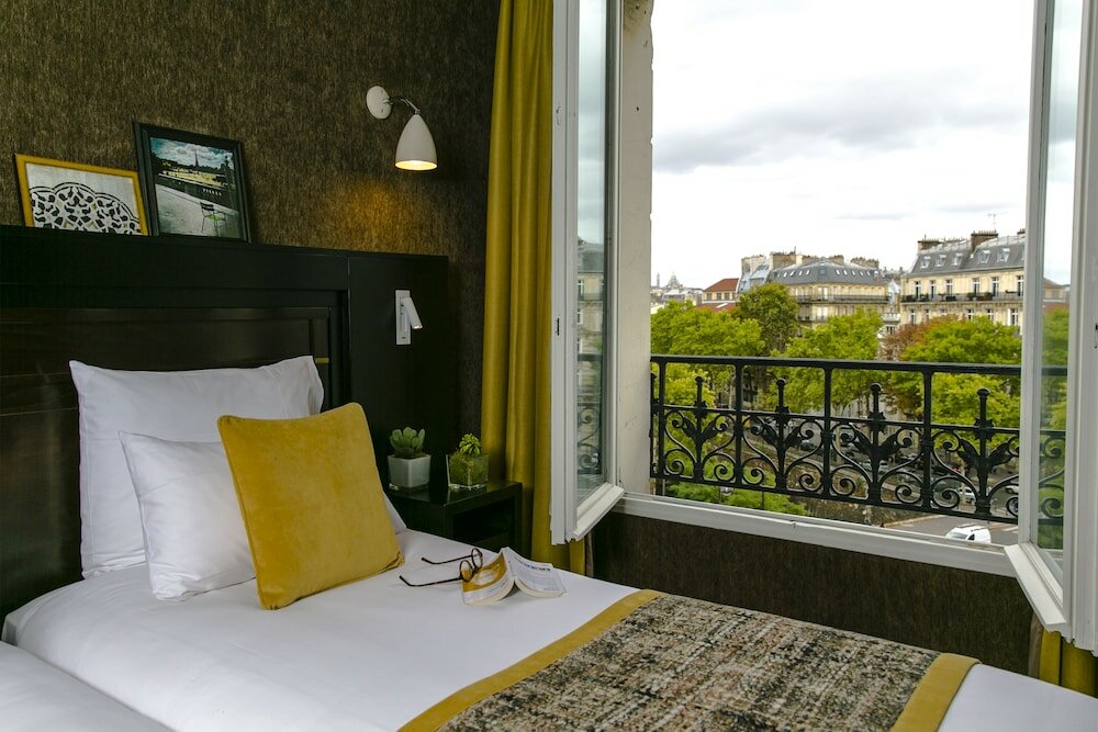 Фото The Hôtel de Neuville - Arc de Triomphe