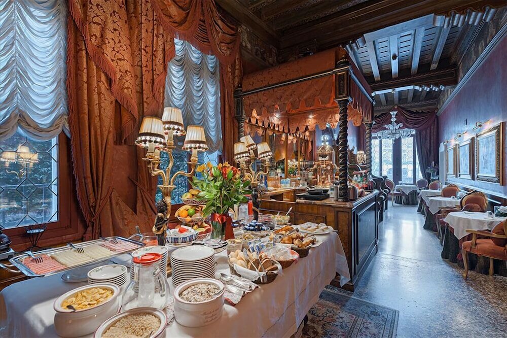 Фото Hotel Al Ponte Antico