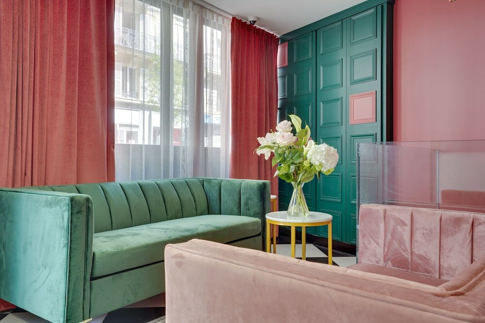 Фото Hotel B Square